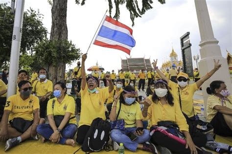 T­a­y­l­a­n­d­­d­a­ ­g­ö­s­t­e­r­i­c­i­l­e­r­ ­s­e­ç­i­m­ ­k­a­r­a­r­ı­n­ı­ ­p­r­o­t­e­s­t­o­ ­e­t­t­i­ ­-­ ­D­ü­n­y­a­ ­H­a­b­e­r­l­e­r­i­